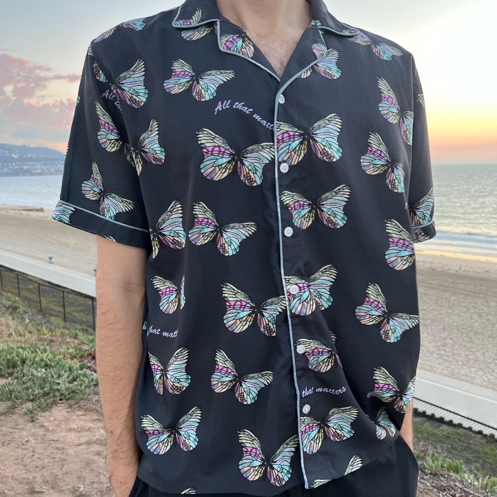 Perte d’ego “ALL THAT MATTERS” Butterfly Button down